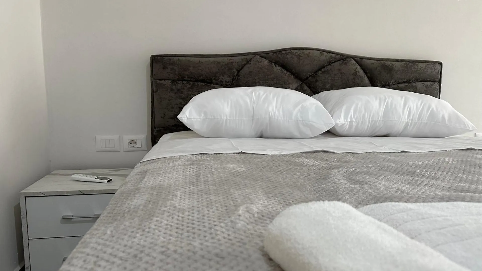 Dajana Apartments Sarandë 0*,